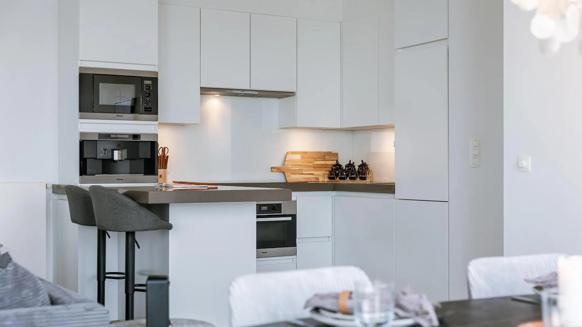 Modern Antwerp Apartment With City Views & 2 Bedrooms Belgien